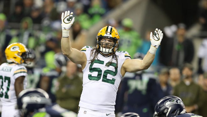Green Bay Packers outside linebacker Clay Matthews (52) tries to get the defenses' attention just before a snap against the Seattle Seahawks at CenturyLink Field Thursday, November 15, 2018 in Seattle, WA. Jim Matthews/USA TODAY NETWORK-Wis