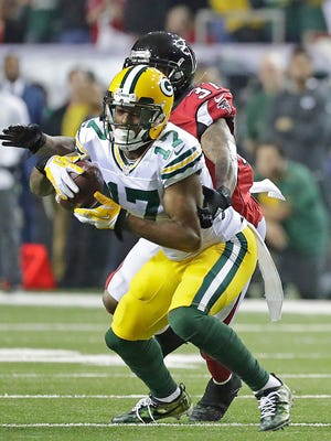 Green Bay Packers wide receiver Davante Adams (17)makes a catch in the first quarter against the Atlanta Falcons at the Georgia Dome in Atlanta, Georgia Sunday, January 22, 2017.