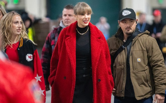 Taylor Swift, center, is shown before the Green Bay Packers - Kansas City Chiefs game Sunday, December 3, 2023 at Lambeau Field in Green Bay, Wisconsin.



Mark Hoffman/Milwaukee Journal Sentinel