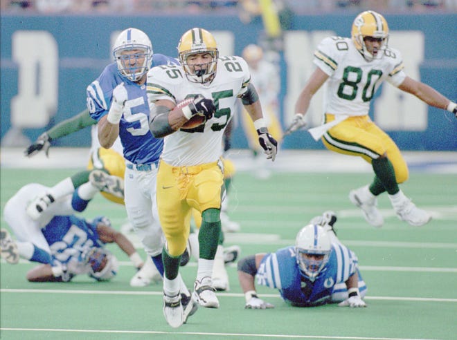 Green Bay Packers running back Dorsey Levens had 195 scrimmage yards in a loss to Lindy Infante's Indianapolis Colts.